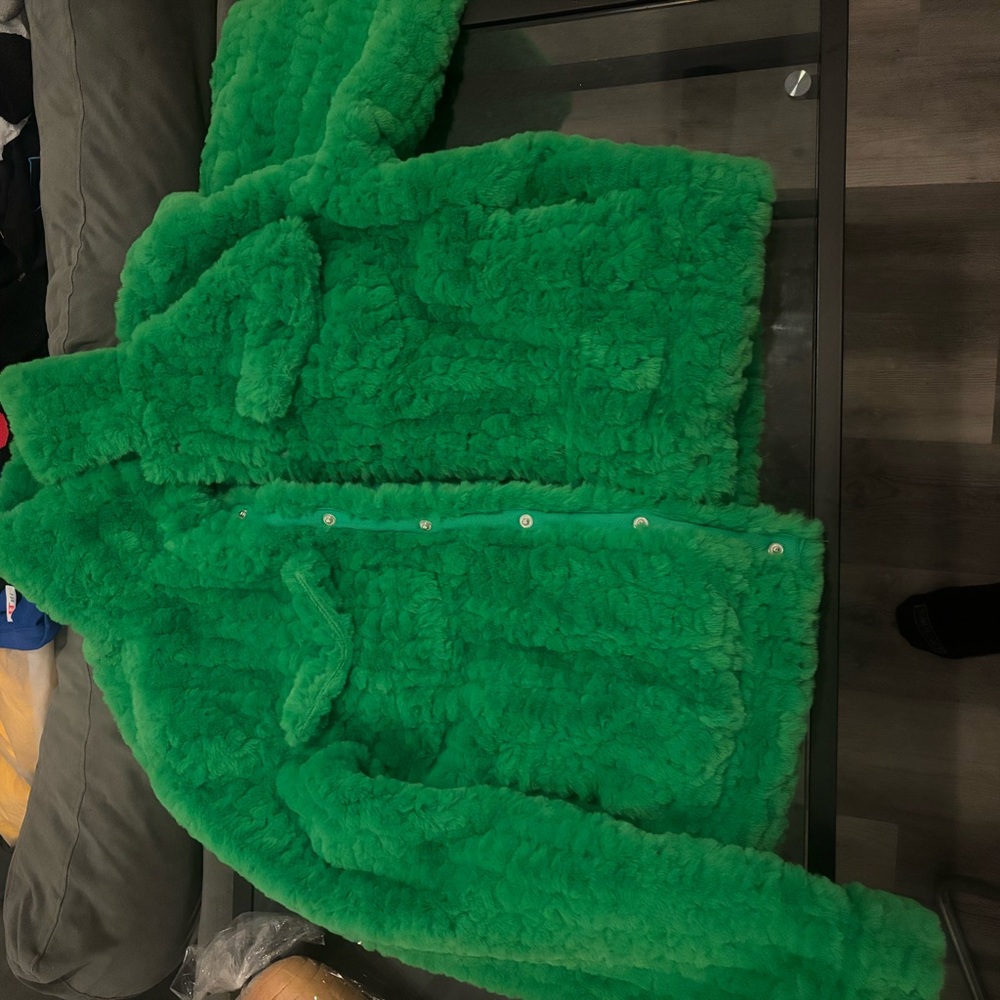 Emerald Green Puffer Jacket with Plush Texture